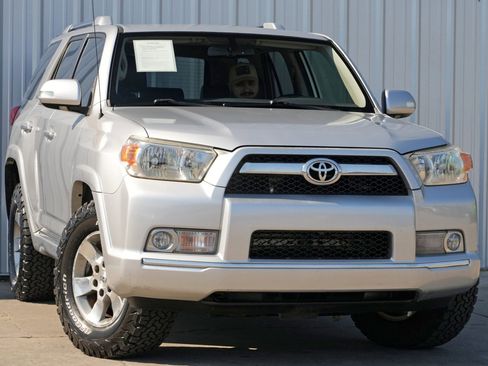 Used 2010 Toyota 4Runner SR5 image 2