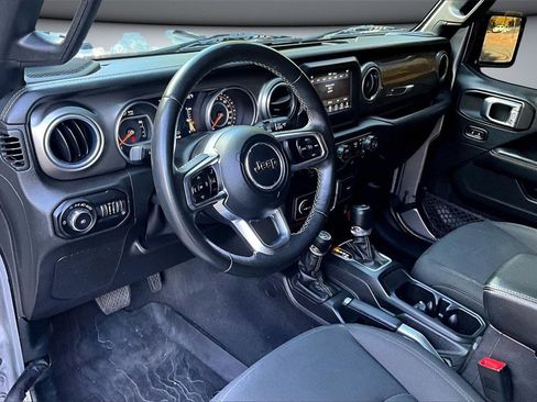 Used 2018 Jeep Wrangler Unlimited Sahara w/ Dual Top Group image 17