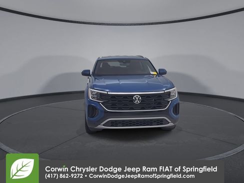 Used 2026 Volkswagen Atlas Cross Sport SE FWD image 5