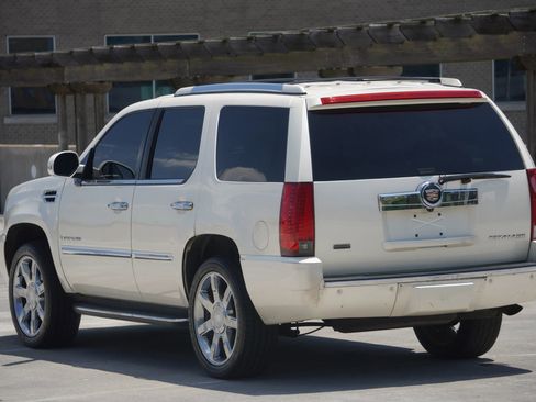 Used 2008 Cadillac Escalade AWD image 14