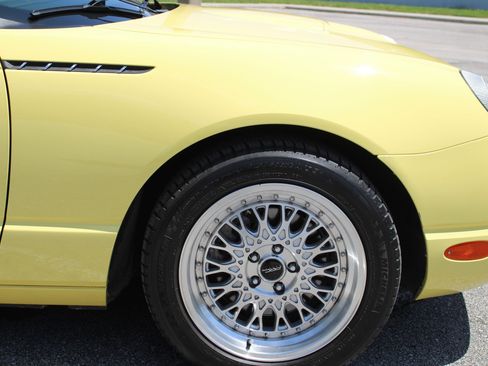 Used 2002 Ford Thunderbird RWD image 35