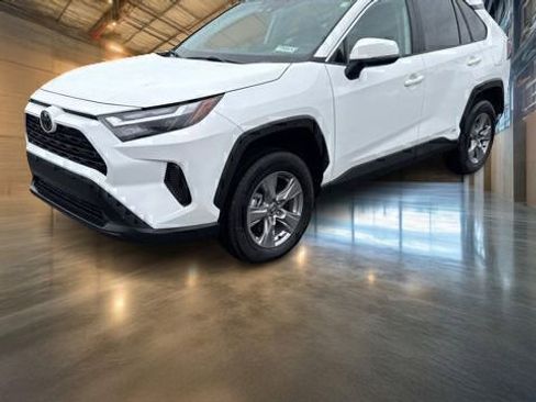 Used 2025 Toyota RAV4 XLE image 6