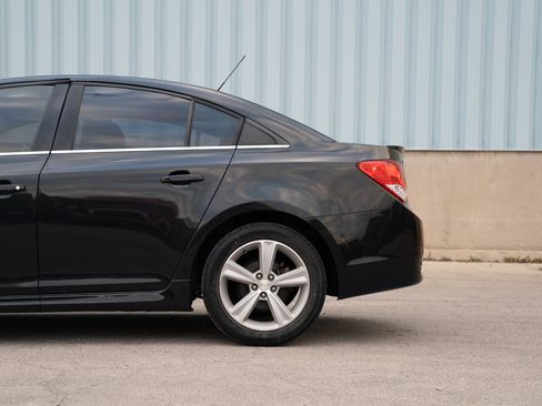 Used 2016 Chevrolet Cruze LT w/ Sun, Sound and Sport Package image 8