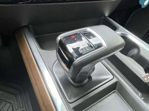 Certified 2024 Chevrolet Silverado 1500 High Country w/ Technology Package AWD/4WD image 22
