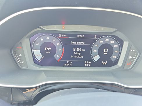 New 2025 Audi Q3 2.0T Premium image 17