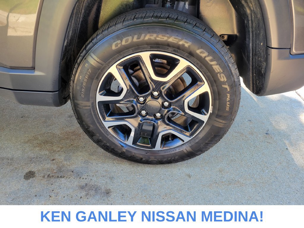 Used 2019 Jeep Compass Trailhawk w/ Popular Equipment Group AWD/4WD image 20