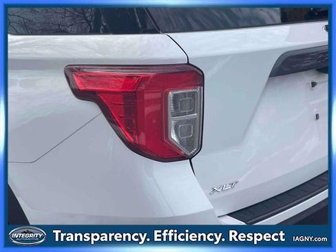 Used 2022 Ford Explorer XLT w/ Equipment Group 202A image 10
