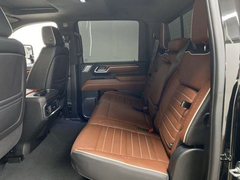 Used 2025 GMC Sierra 2500 Denali Ultimate w/ Max Trailering Package image 17