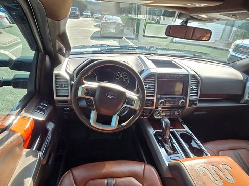 Used 2018 Ford F150 King Ranch w/ Equipment Group 601A Luxury AWD/4WD image 4