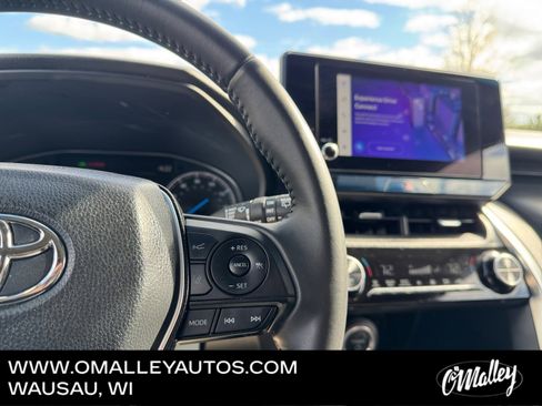Used 2023 Toyota Venza LE AWD/4WD image 17