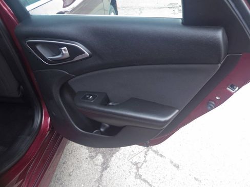 Used 2015 Chrysler 200 Limited w/ Convenience Group FWD image 18