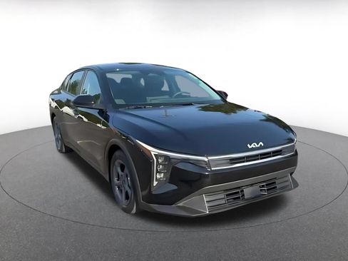 Used 2025 Kia K4 FWD image 3