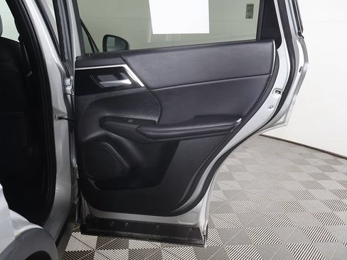 Used 2024 Mitsubishi Outlander SE FWD image 24