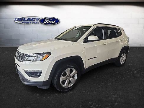 Used 2020 Jeep Compass Latitude w/ Cold Weather Group AWD/4WD image 2