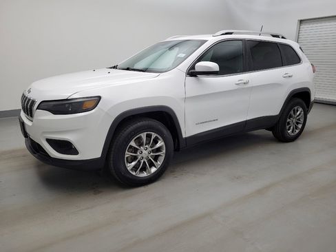 Used 2019 Jeep Cherokee Latitude Plus image 2