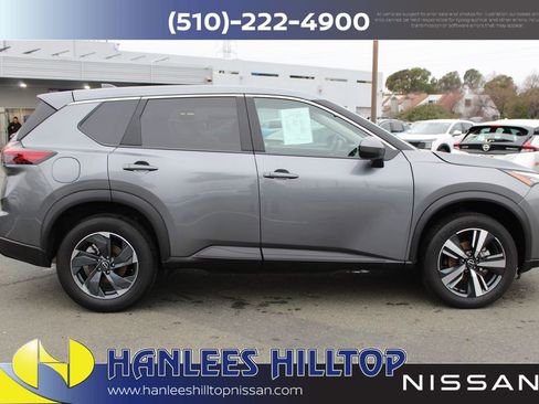 Used 2025 Nissan Rogue SV image 6