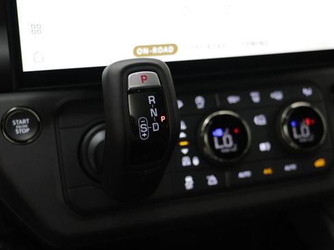 New 2026 Land Rover Defender 110 OCTA AWD/4WD image 15