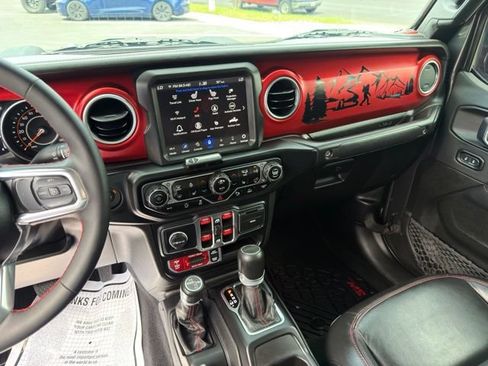 Used 2023 Jeep Gladiator Rubicon w/ LED Lighting Group AWD/4WD image 22