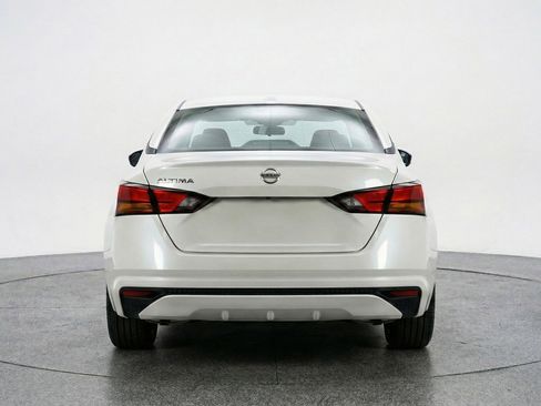 Used 2025 Nissan Altima 2.5 SV image 7