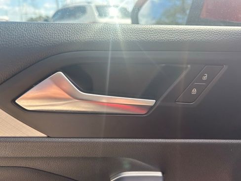 Used 2023 Volkswagen Jetta SE w/ Panoramic Sunroof Package image 13