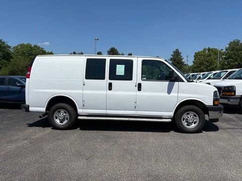 Used 2024 Chevrolet Express 2500 w/ Driver Convenience Package RWD image 10