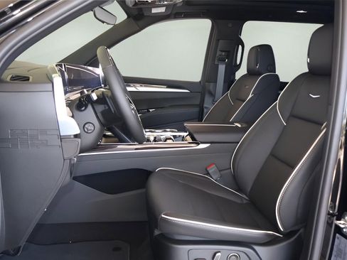 New 2026 Cadillac Escalade ESV Luxury w/ Touring Package AWD/4WD image 11