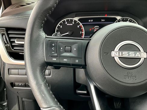 Used 2023 Nissan Rogue SL w/ SL Premium Package image 23