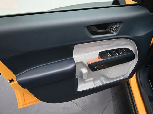 Used 2023 Ford Maverick XLT w/ XLT Luxury Package image 9