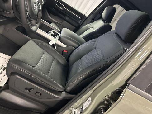 New 2026 RAM 1500 4x4 Crew Cab image 10