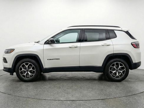 Used 2025 Jeep Compass Limited AWD/4WD image 5