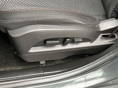 Used 2017 Chevrolet Equinox LT w/ Convenience Package AWD/4WD image 9