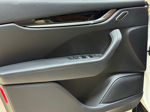 Used 2018 Maserati Levante 3.0L image 12