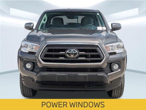 Used 2022 Toyota Tacoma SR5 RWD image 11