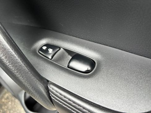 Used 2017 Nissan Rogue Sport S w/ S Appearance Package image 32