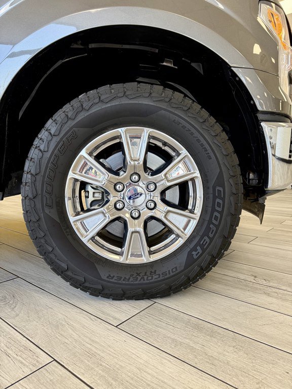 Used 2017 Ford F150 XLT w/ Equipment Group 302A Luxury AWD/4WD image 19