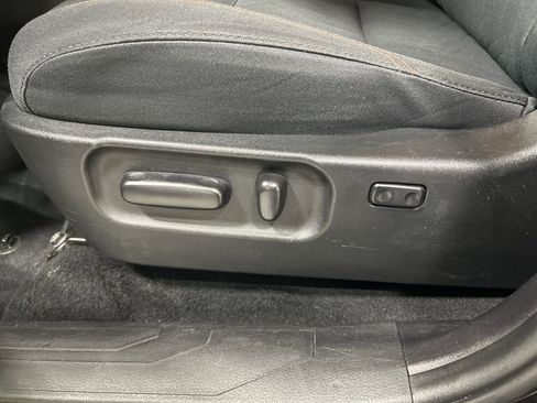 Used 2020 Toyota Tacoma TRD Sport image 11