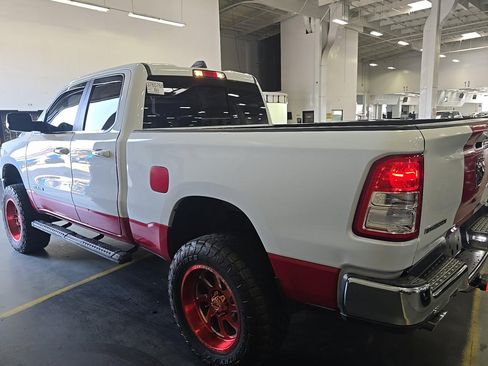 Used 2019 RAM 1500 Big Horn AWD/4WD image 4