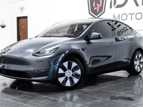 Used 2023 Tesla Model Y Long Range AWD/4WD image 6
