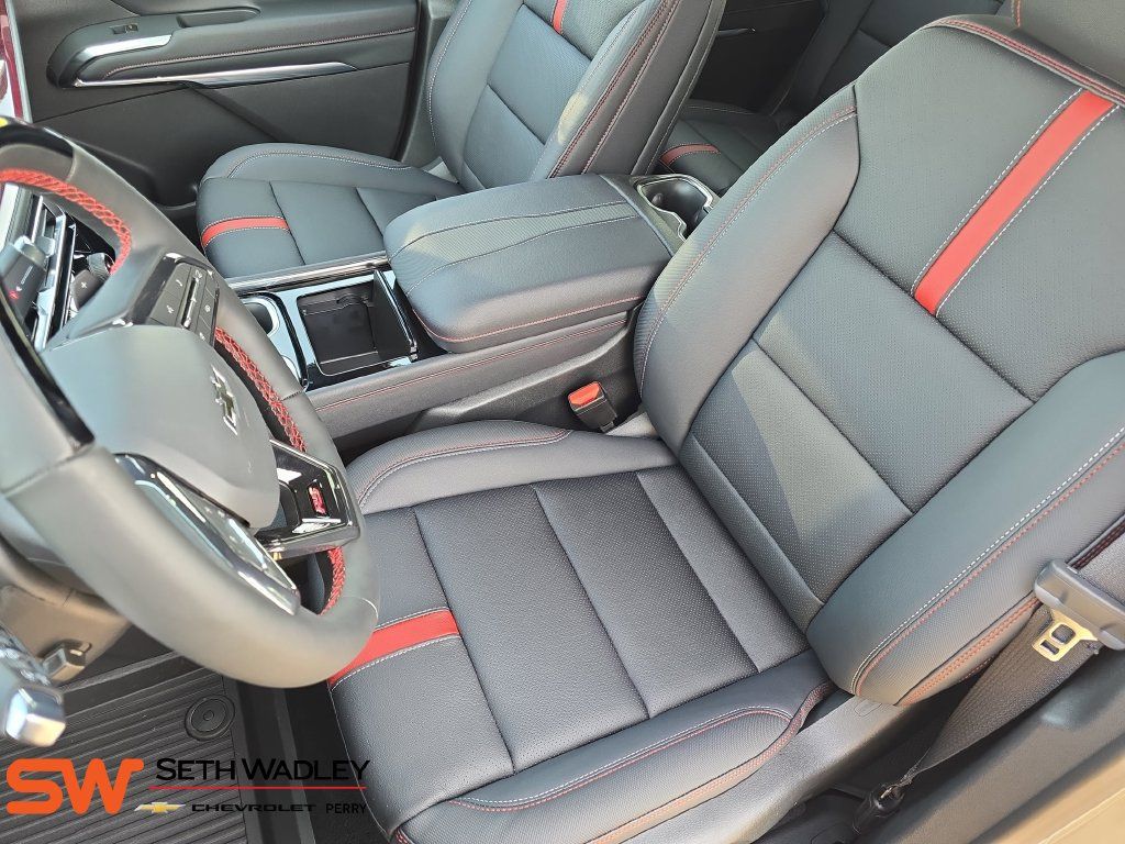 New 2026 Chevrolet Traverse RS w/ LPO, Floor Liner Package AWD/4WD image 16