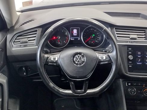 Used 2018 Volkswagen Tiguan SE FWD image 35