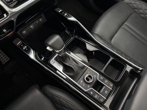 Used 2023 Kia Sorento SX image 19