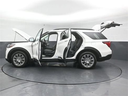 Certified 2025 Ford Explorer Active w/ Active Comfort Package image 62