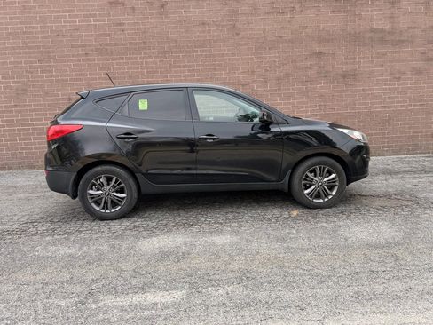 Used 2015 Hyundai Tucson GLS w/ Option Group 02 FWD image 6