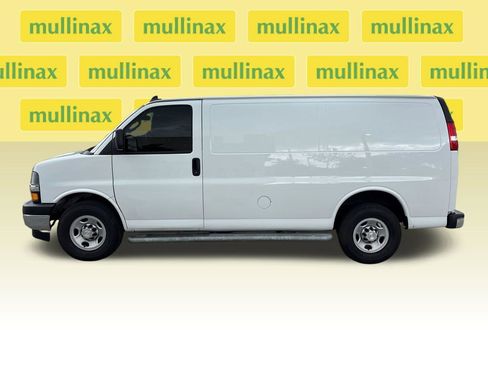 Used 2021 Chevrolet Express 2500 w/ Driver Convenience Package RWD image 11
