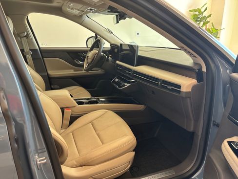 Certified 2023 Lincoln Corsair Reserve w/ Equipment Group 201A AWD/4WD image 6