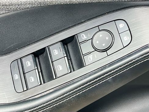 Used 2023 Nissan Rogue SV image 17