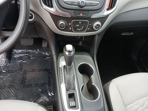 Used 2019 Chevrolet Equinox LS w/ LS Convenience Package FWD image 12