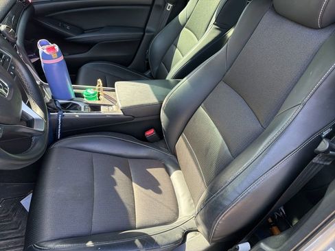 Used 2018 Honda Accord Sport image 2