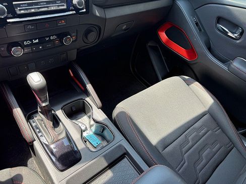 Used 2024 Nissan Frontier Pro-X RWD image 25