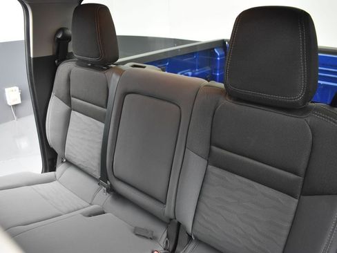 Used 2024 Nissan Frontier SV image 17